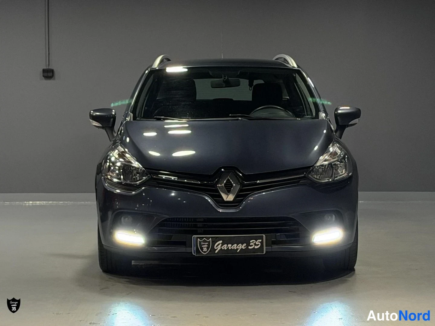 Harmaa Renault Clio 2017, edestä, kuva 3