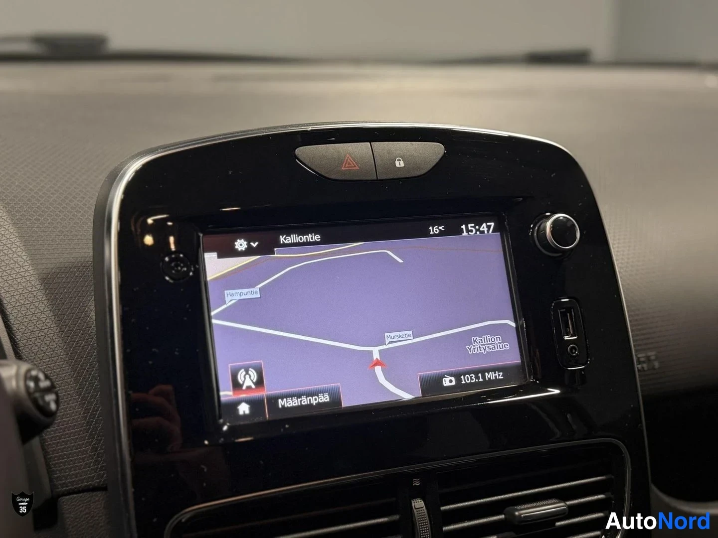 Harmaa Renault Clio 2017, yksityiskohta, kuva 17