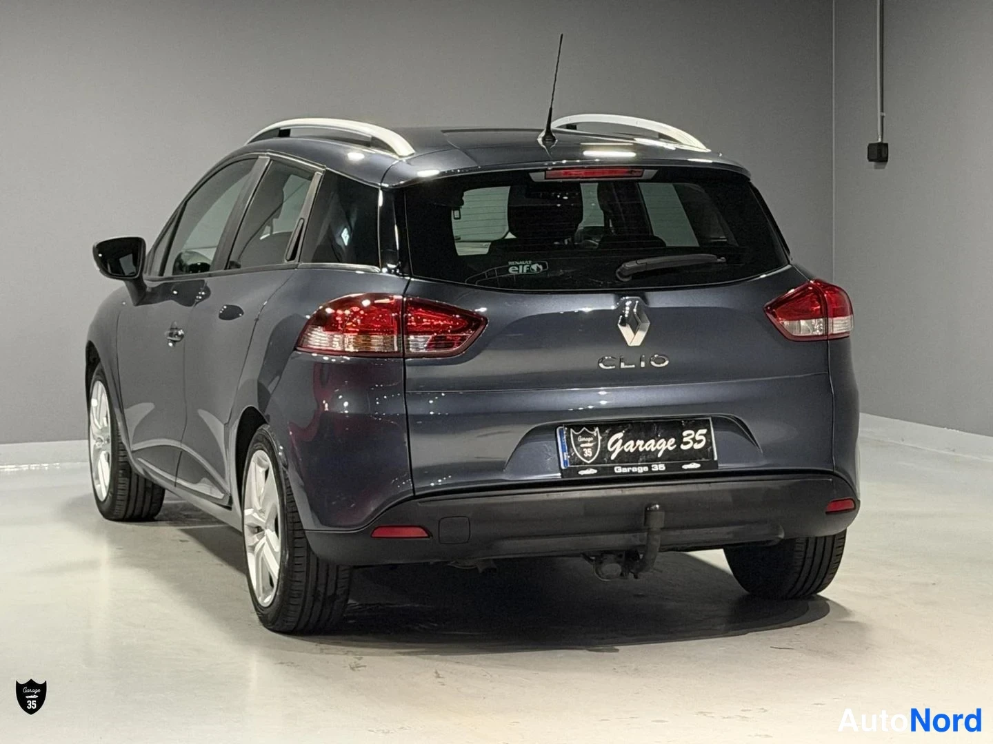 Harmaa Renault Clio 2017, takaviisto, kuva 6