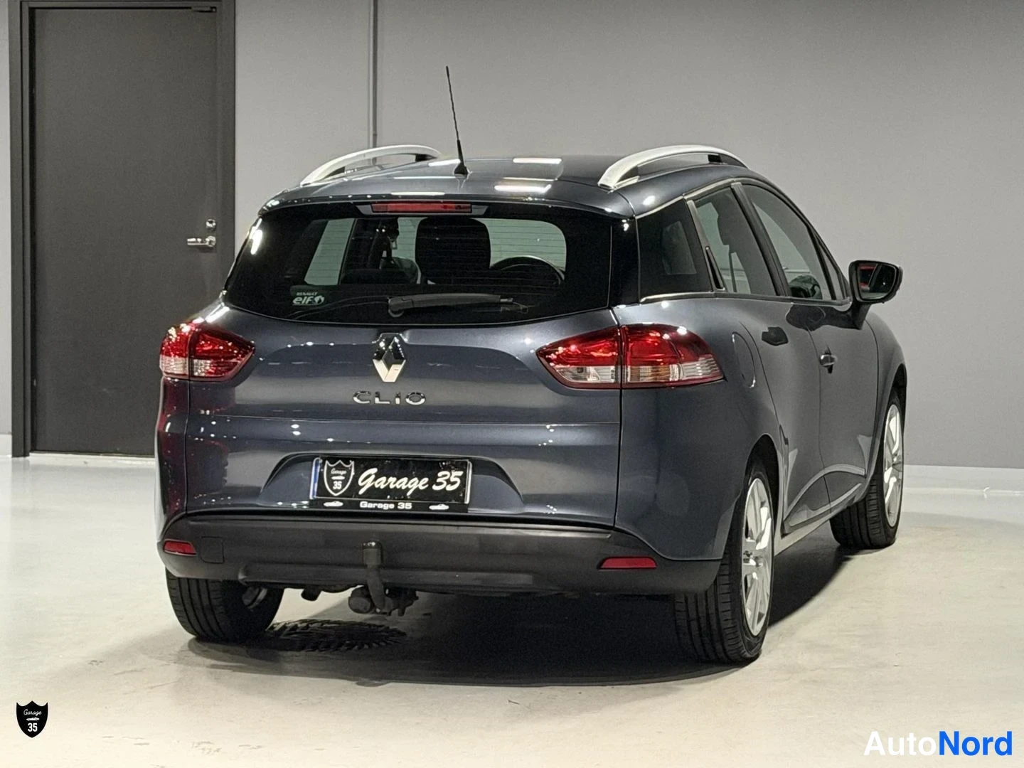 Harmaa Renault Clio 2017, takaviisto, kuva 7