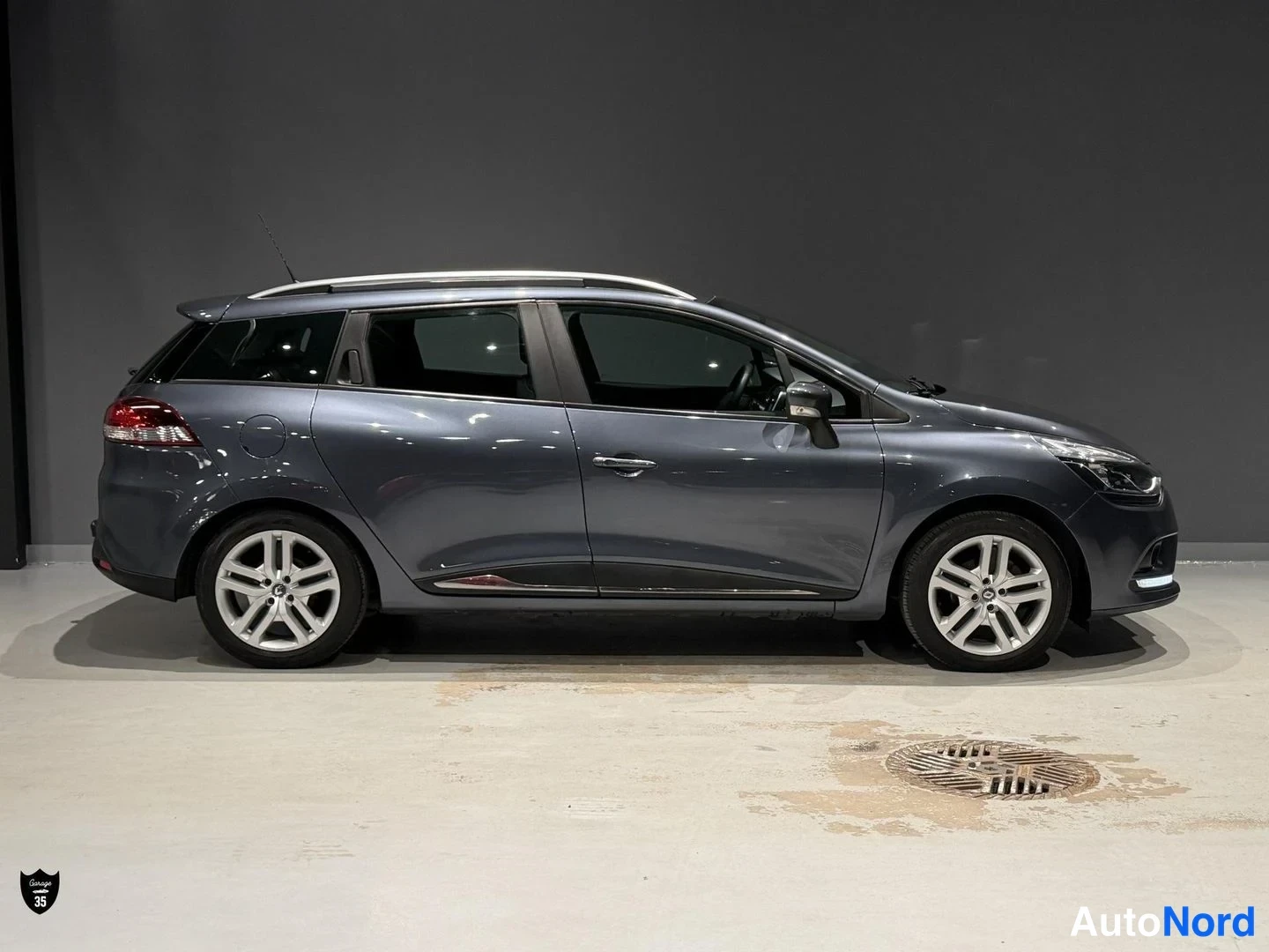 Harmaa Renault Clio 2017, sivulta, kuva 5