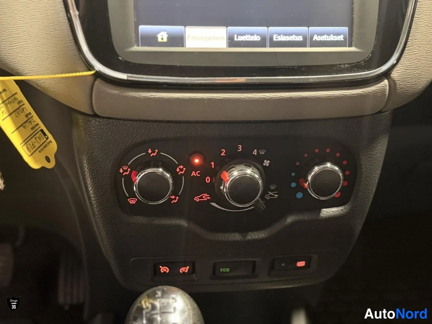 Harmaa Dacia Lodgy 2015, yksityiskohta, kuva 21