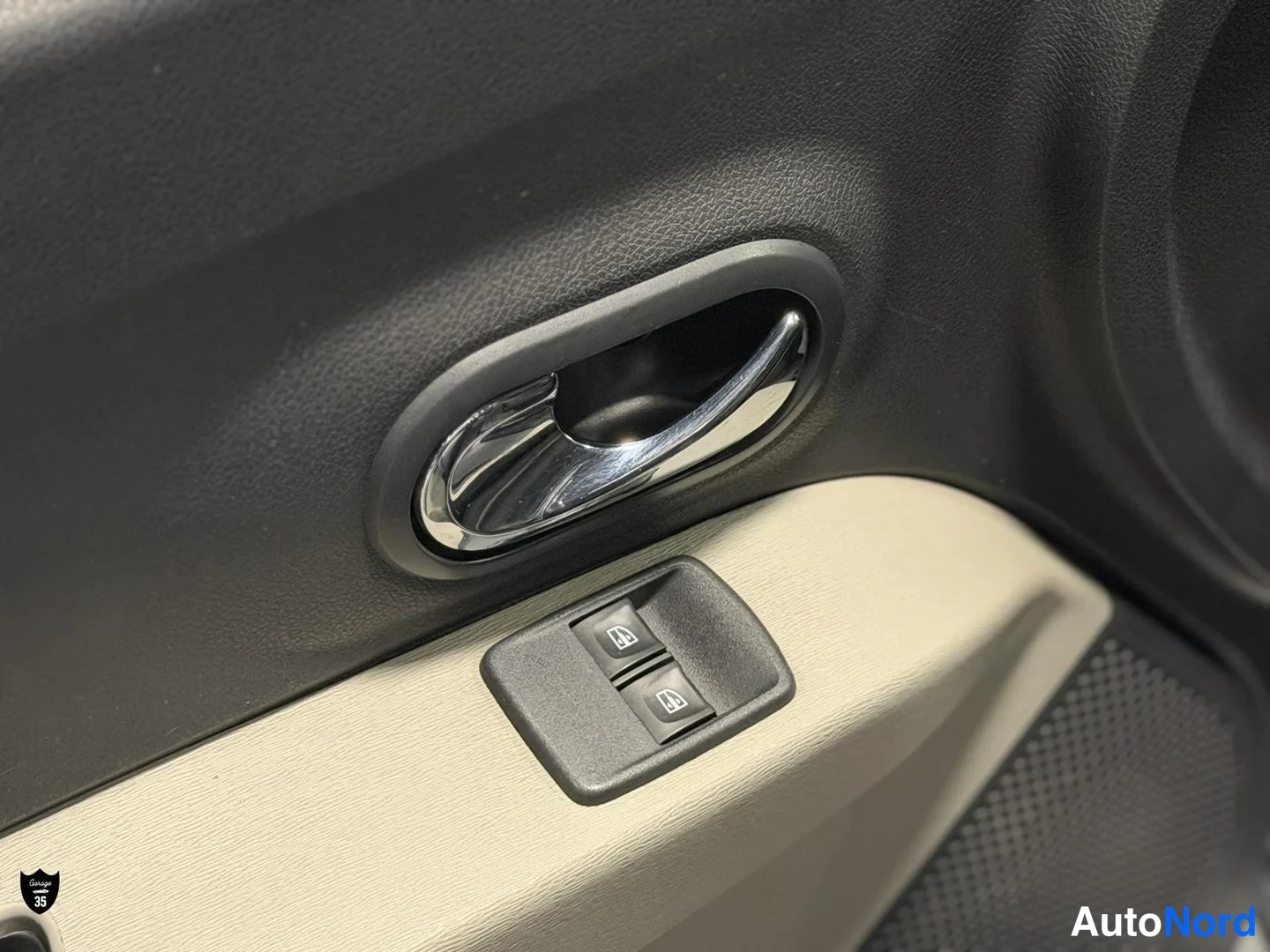 Harmaa Dacia Lodgy 2015, yksityiskohta, kuva 23