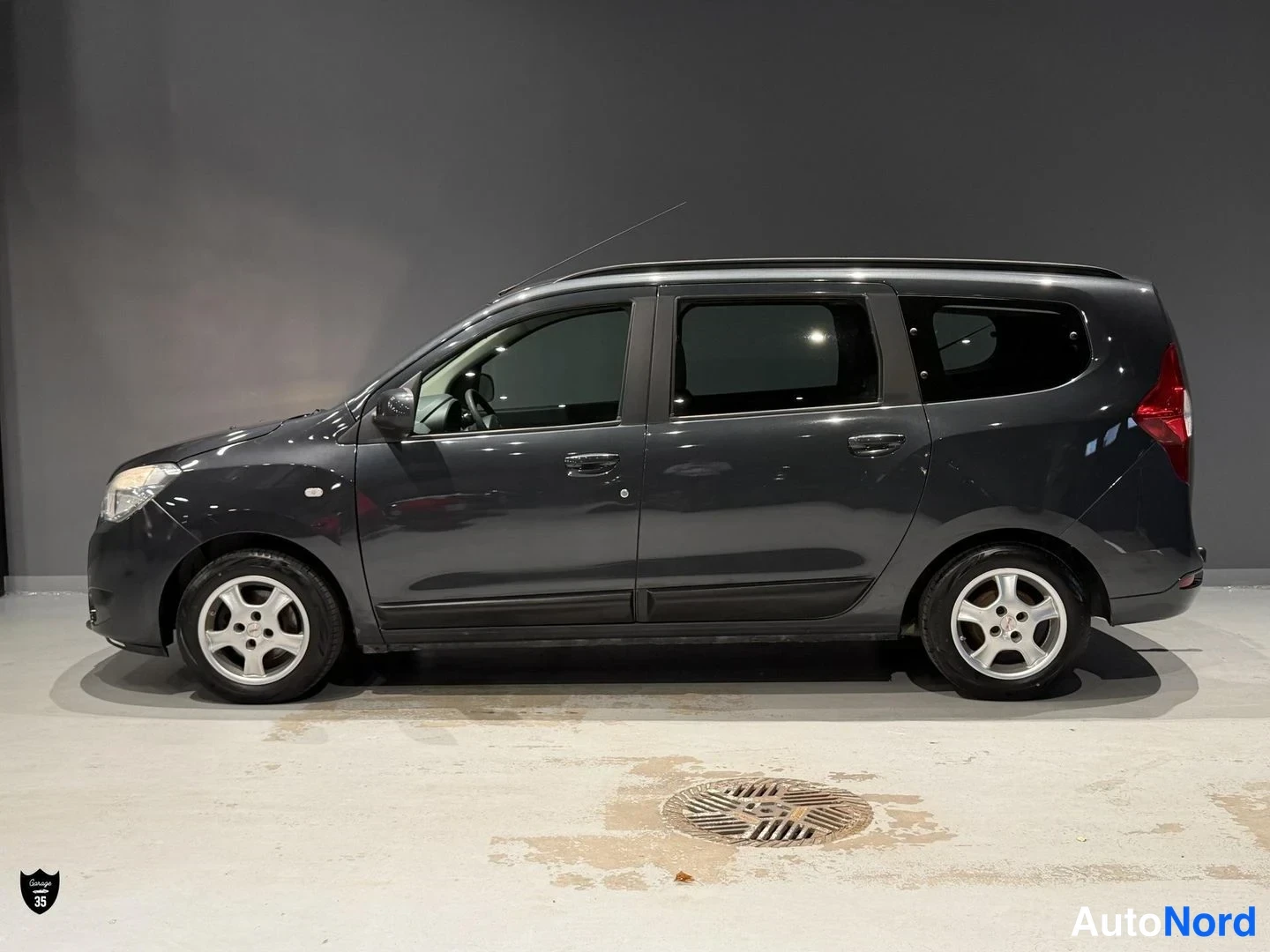 Harmaa Dacia Lodgy 2015, sivulta, kuva 5