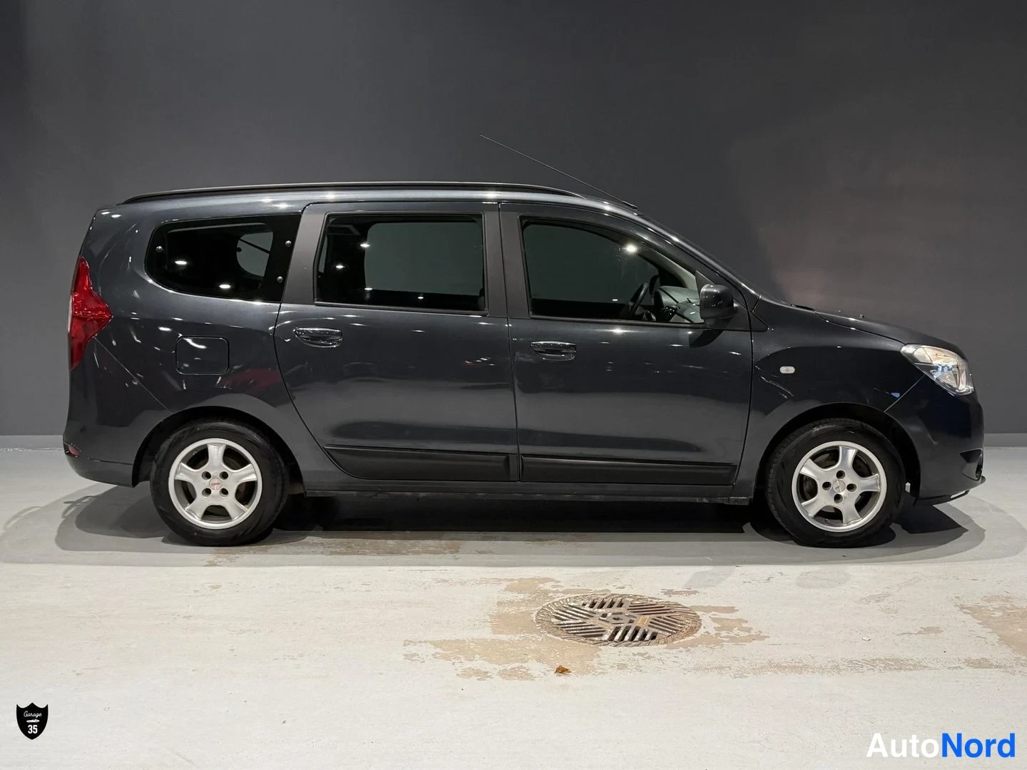 Harmaa Dacia Lodgy 2015, sivulta, kuva 4