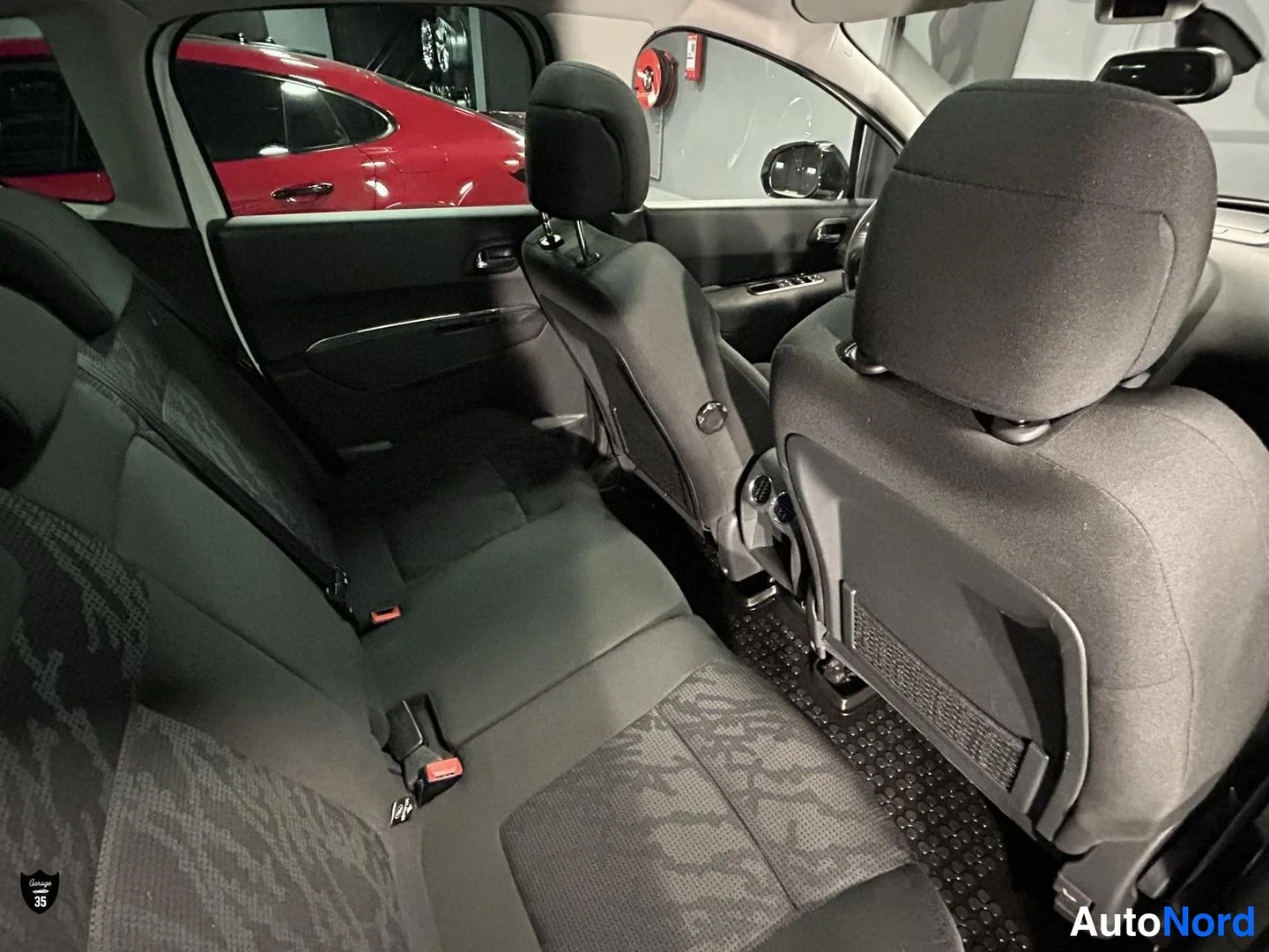 Vit Peugeot 3008 2012, baksäten, bild 14