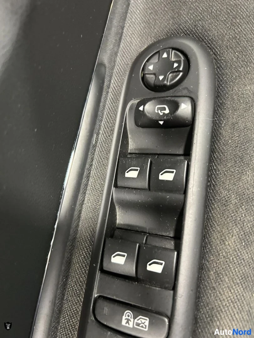 Vit Peugeot 3008 2012, detalj, bild 20