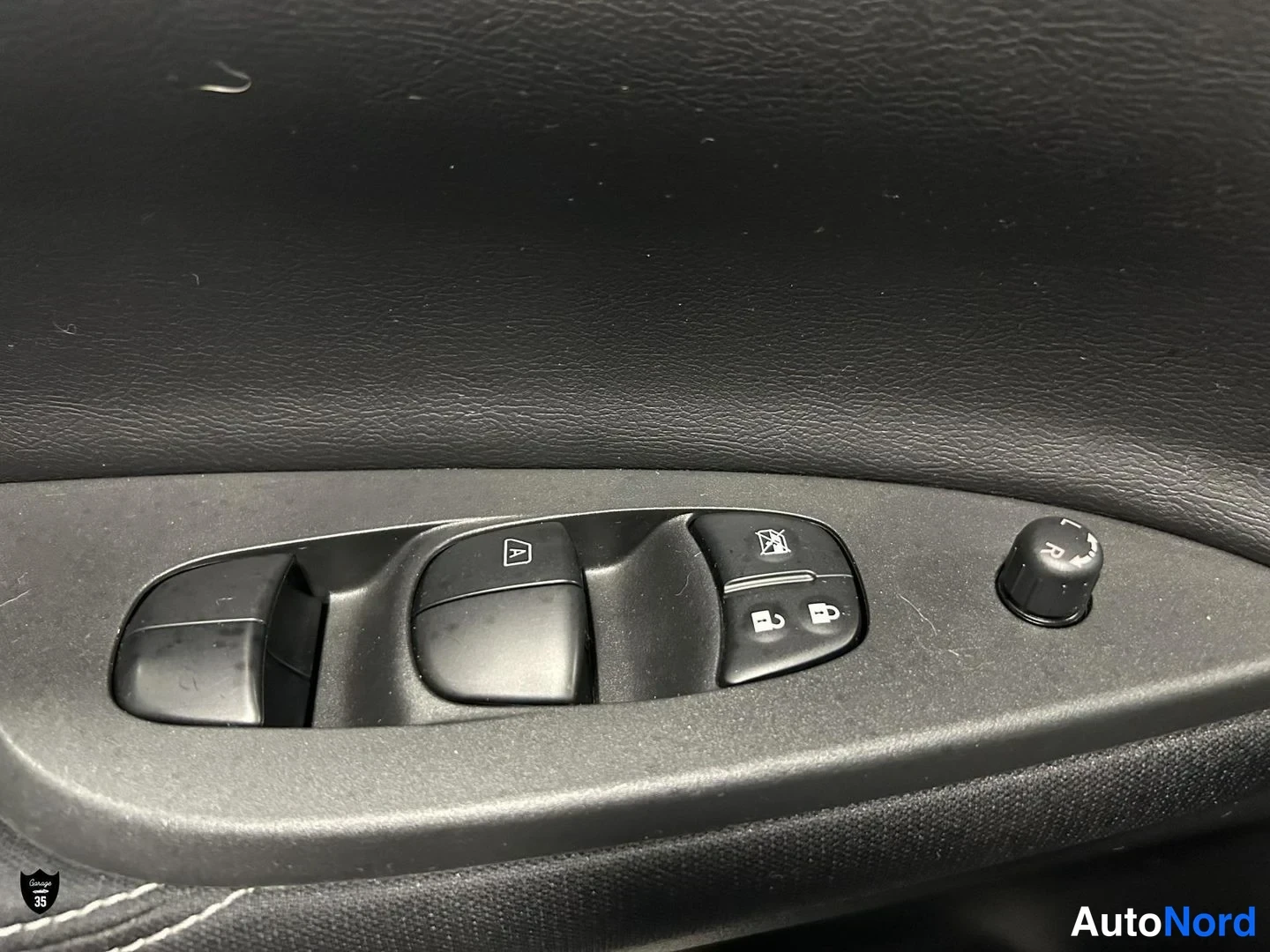 Musta Nissan Pulsar 2017, yksityiskohta, kuva 19