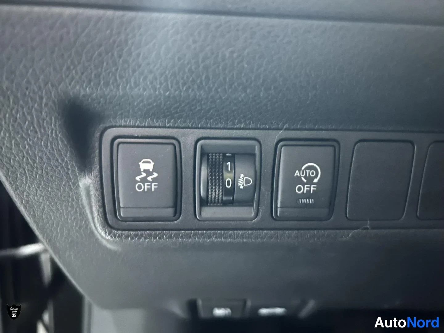Musta Nissan Pulsar 2017, yksityiskohta, kuva 21