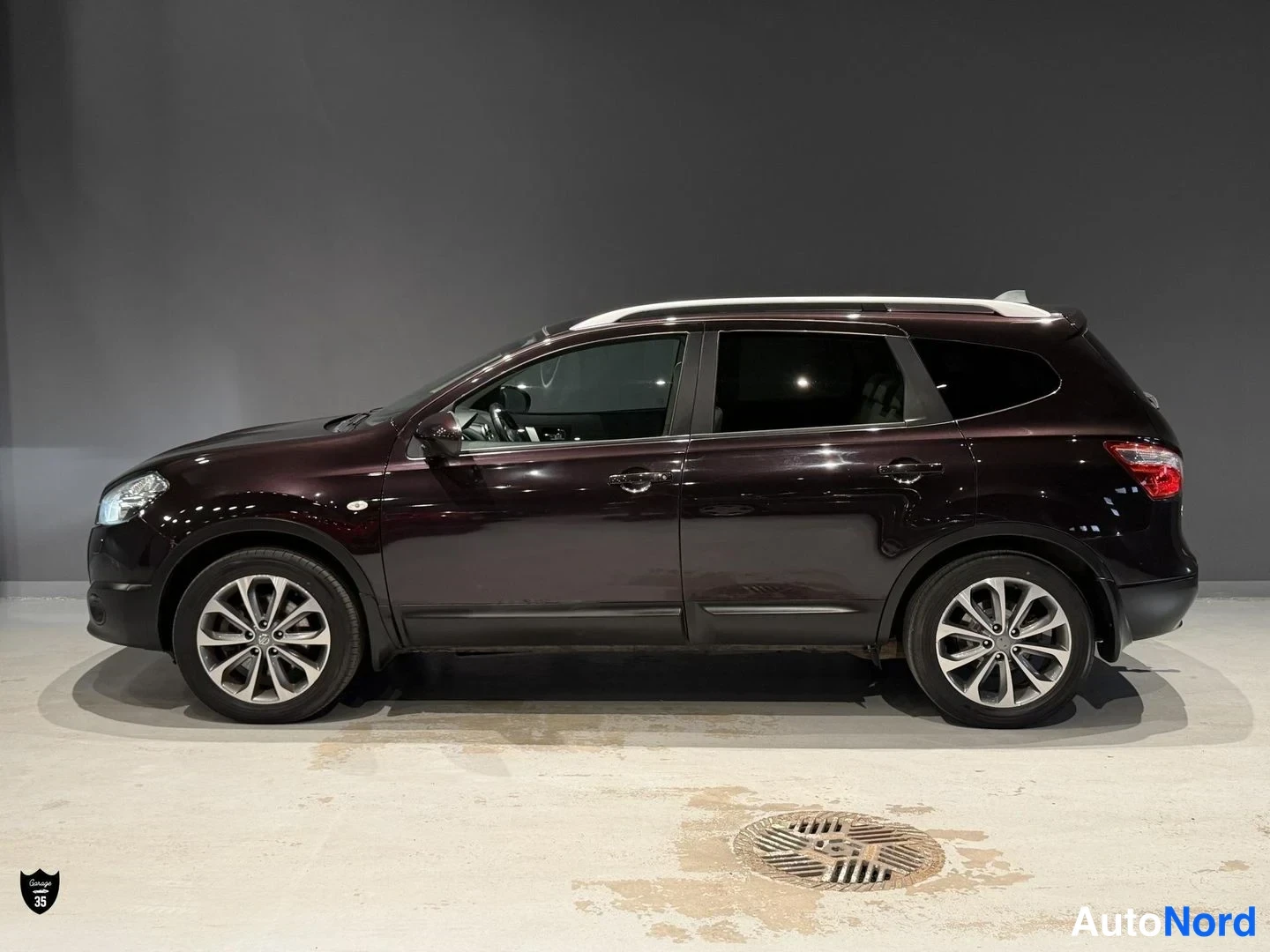 Violetti Nissan Qashqai+2 2011, sivulta, kuva 6