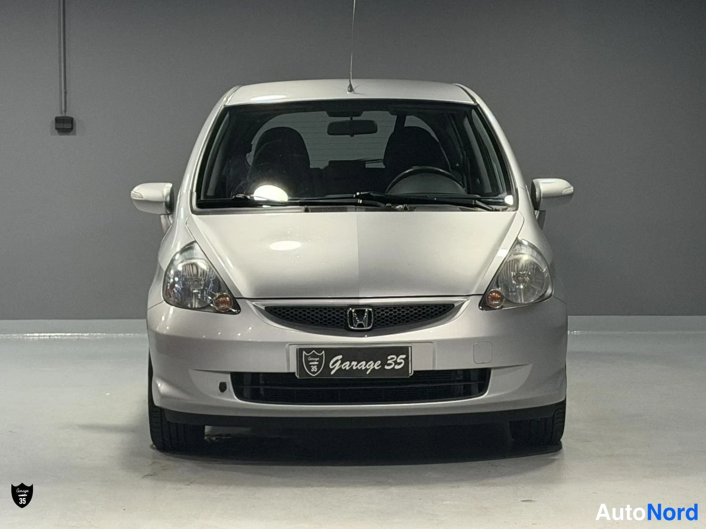 Harmaa Honda Jazz 2006, edestä, kuva 3