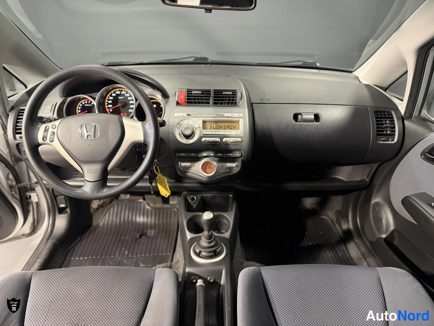 Harmaa Honda Jazz 2006, ohjaamo, kuva 11