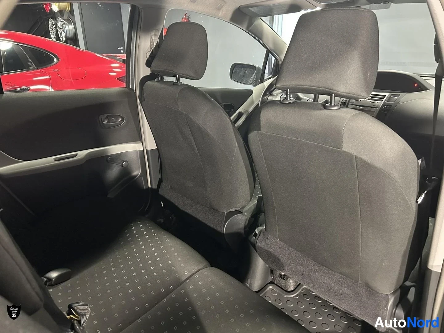Hopea Toyota Yaris 2007, takaistuimet, kuva 13