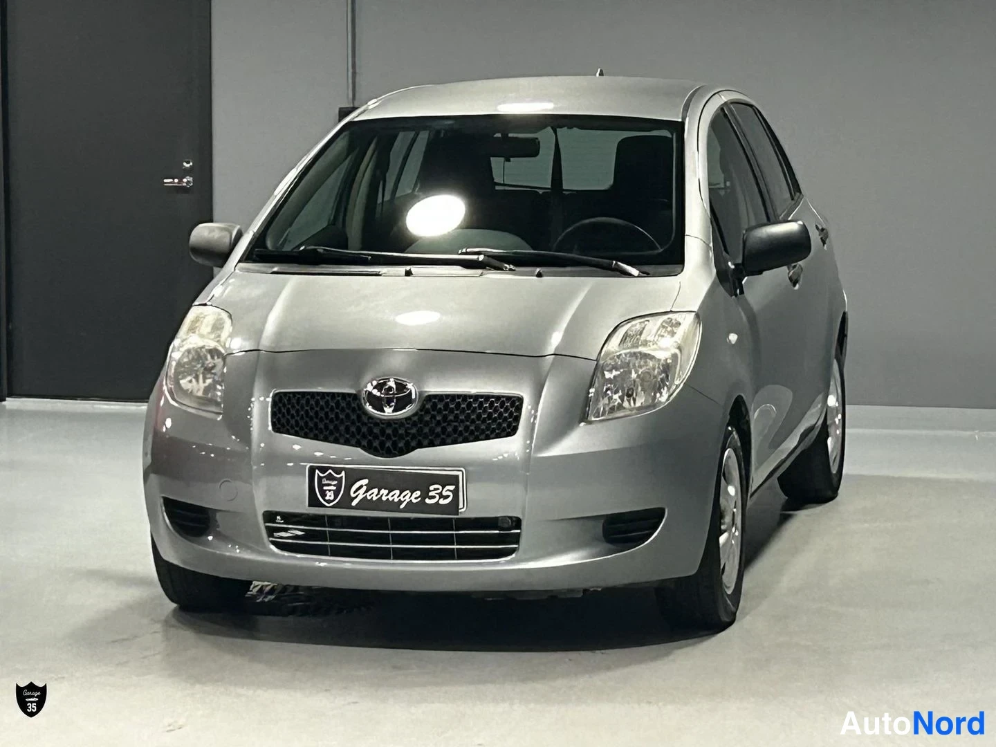 Hopea Toyota Yaris 2007, etuviisto, keula vasemmalle, kuva 2
