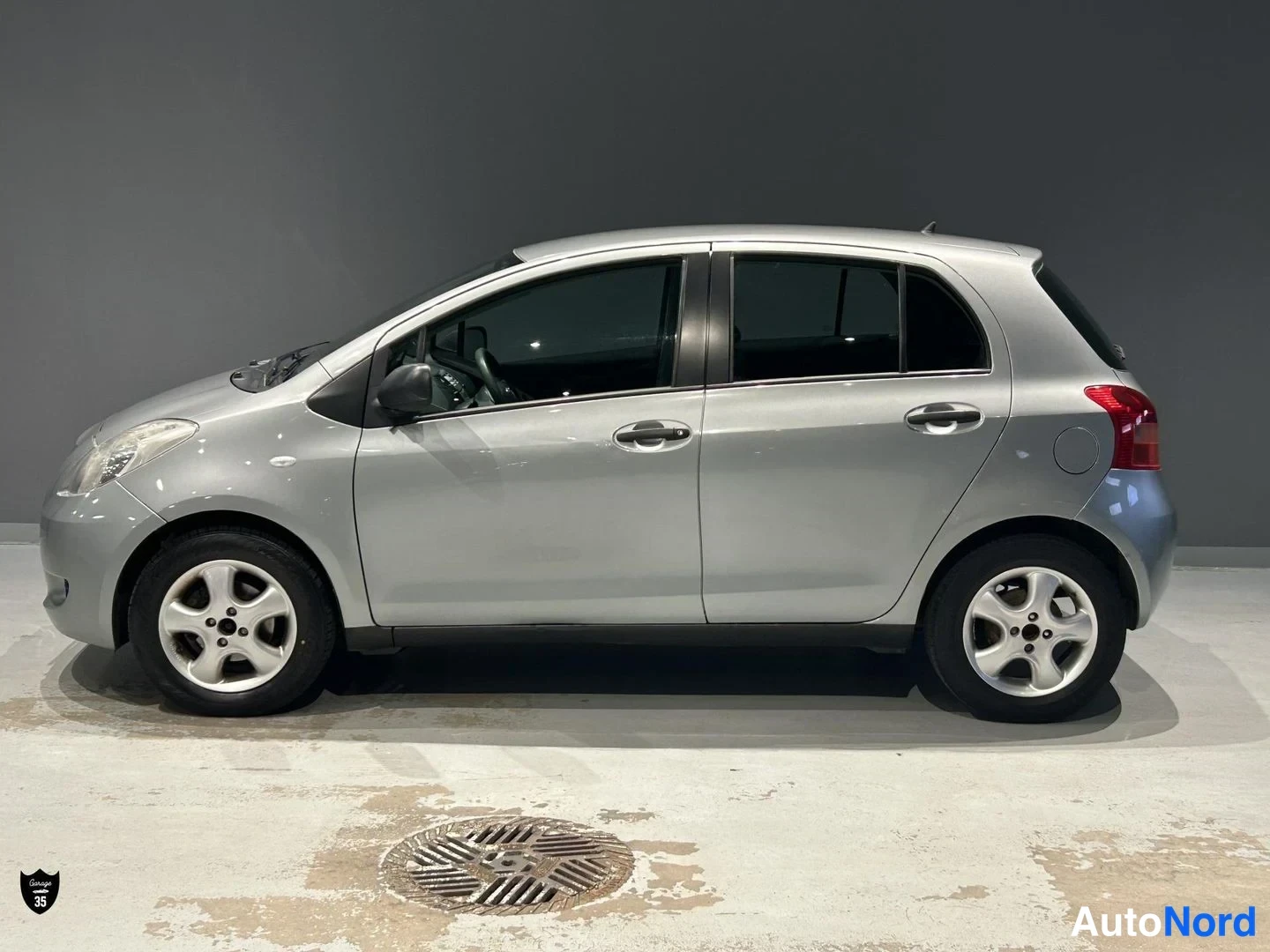 Hopea Toyota Yaris 2007, sivulta, kuva 4