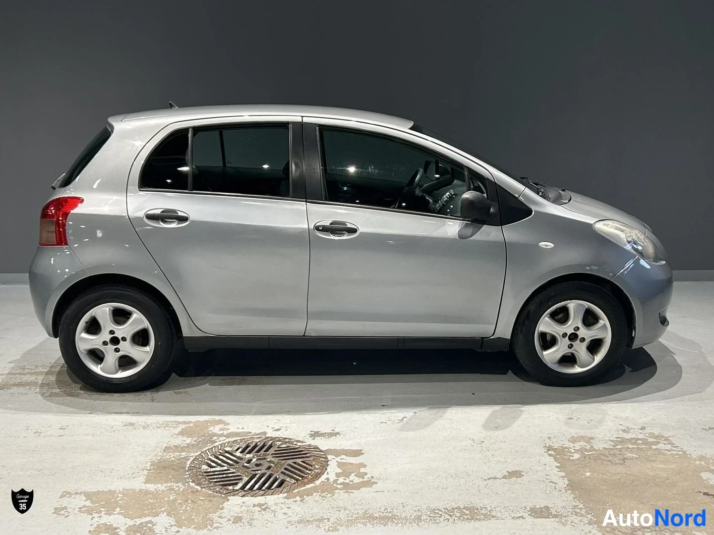 Hopea Toyota Yaris 2007, sivulta, kuva 5