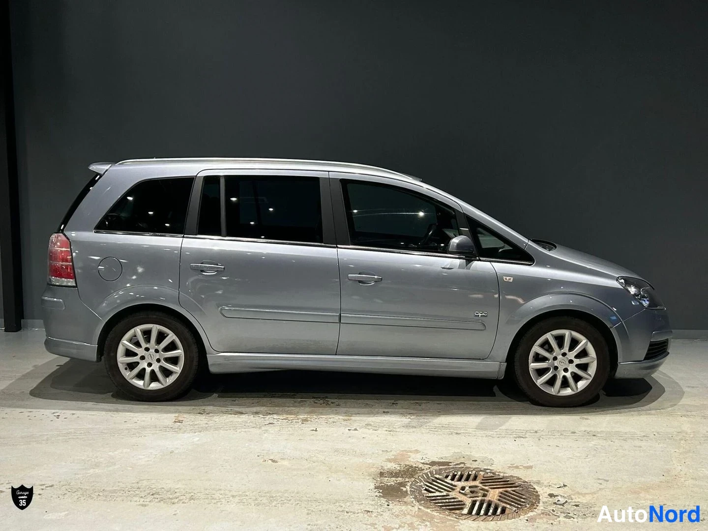 Hopea Opel Zafira 2007, etuviisto, keula oikealle, kuva 3
