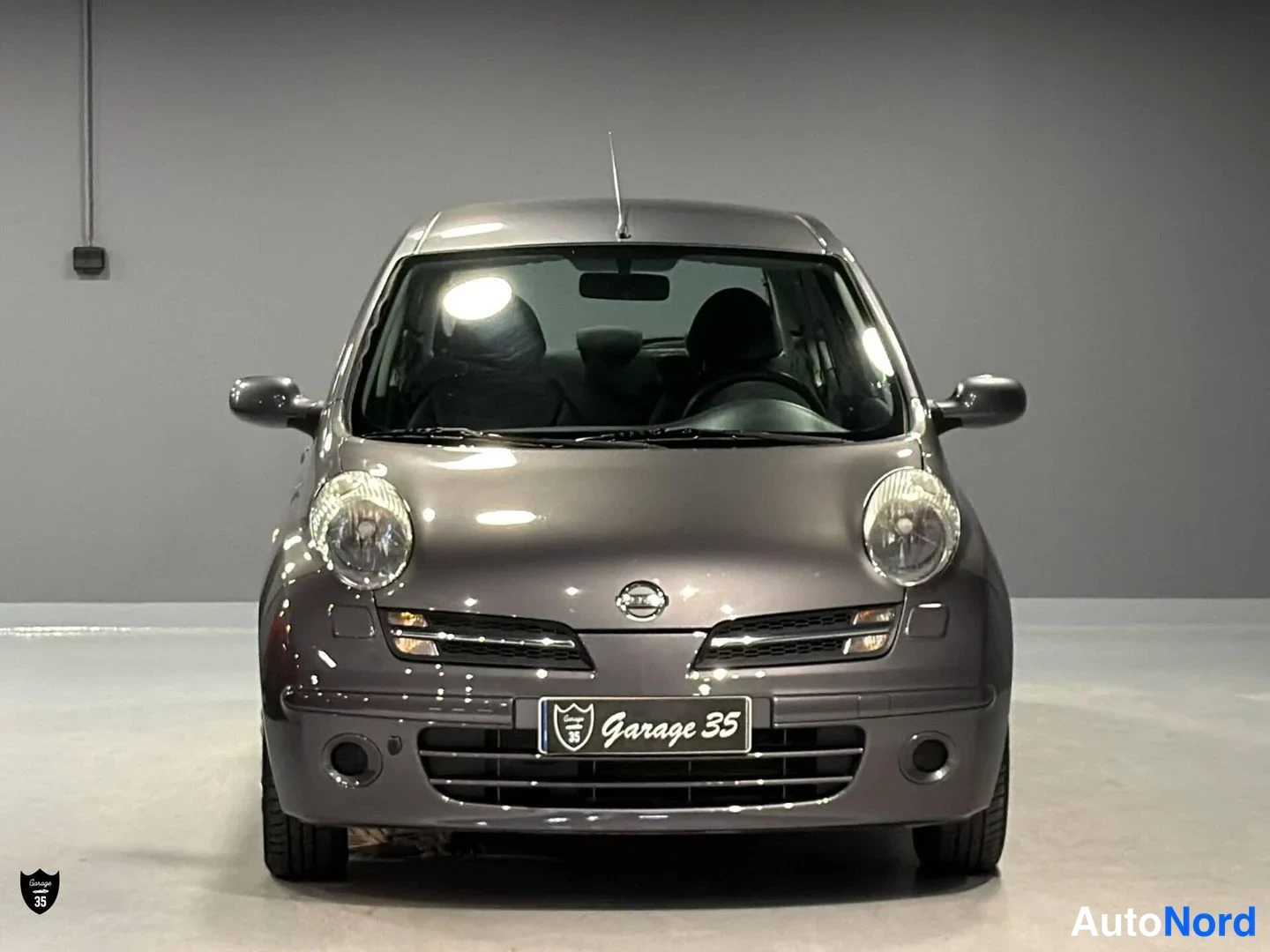 Harmaa Nissan Micra 2006, edestä, kuva 3