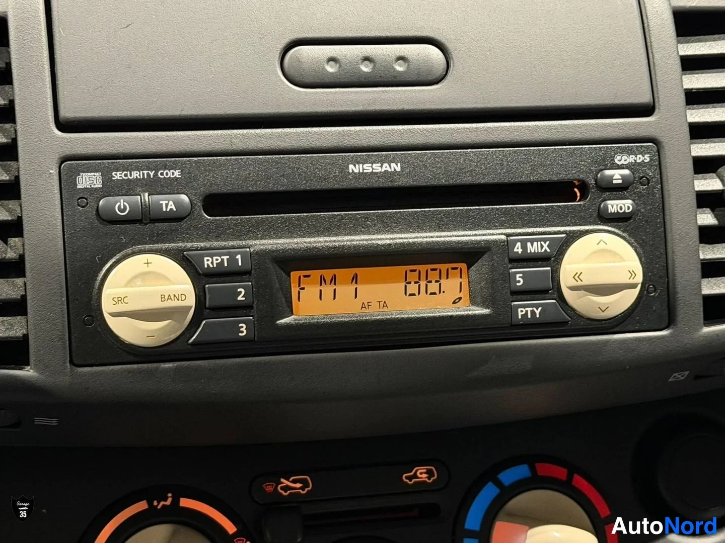 Harmaa Nissan Micra 2006, yksityiskohta, kuva 15