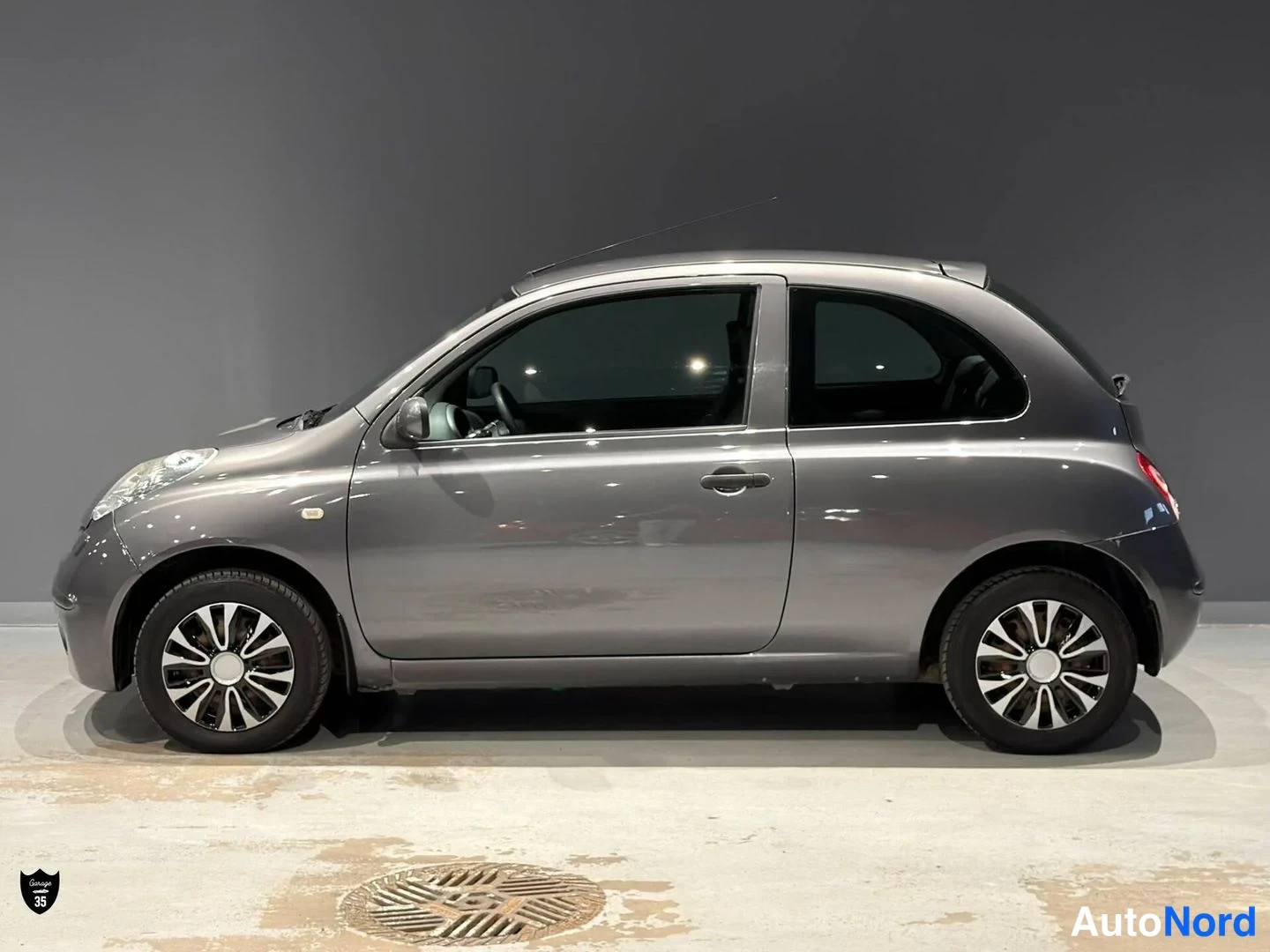 Harmaa Nissan Micra 2006, sivulta, kuva 4