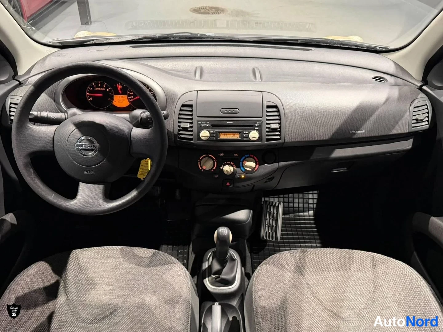 Harmaa Nissan Micra 2006, ohjaamo, kuva 11