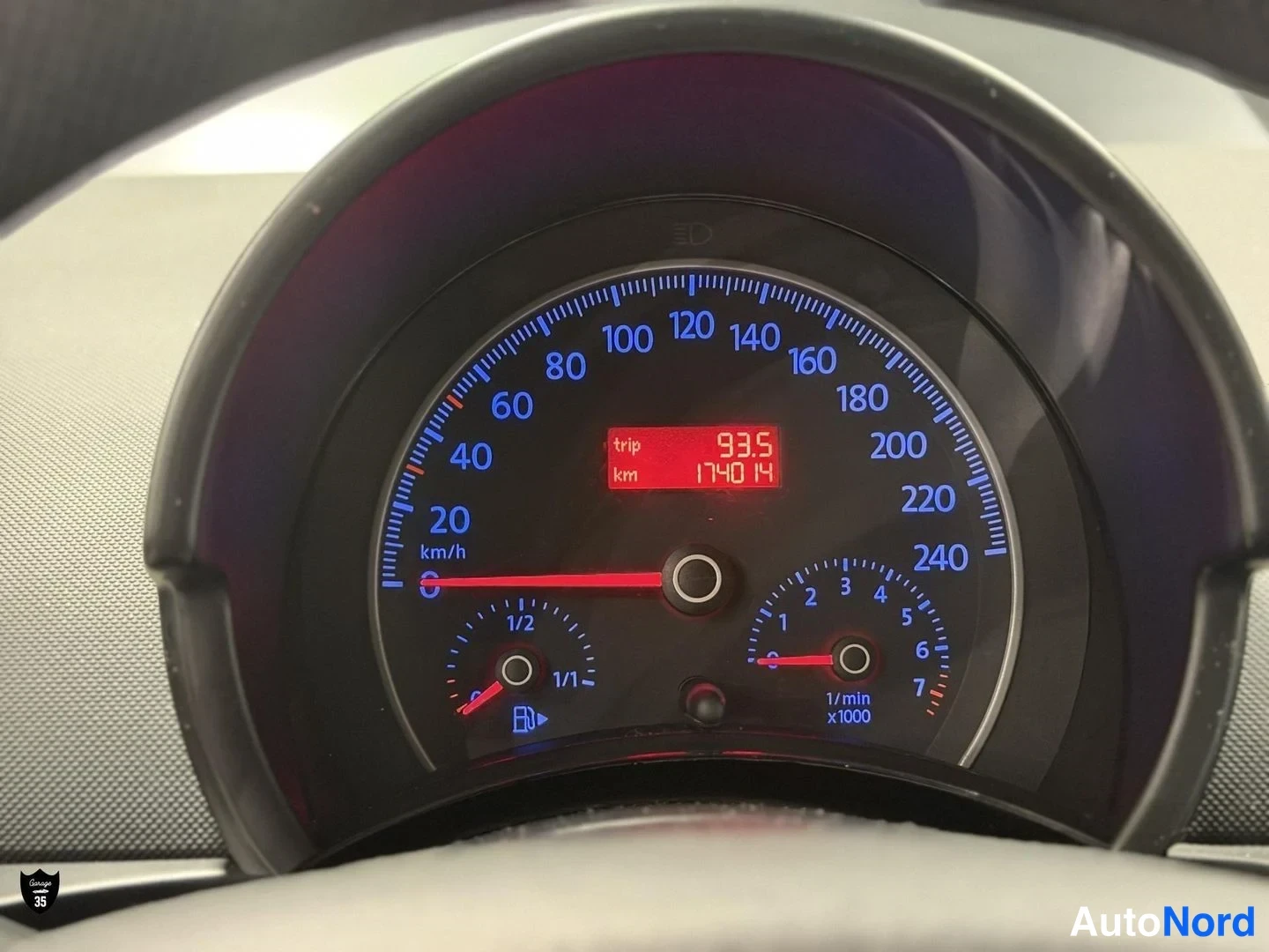 Musta Volkswagen New Beetle 2009, yksityiskohta, kuva 15