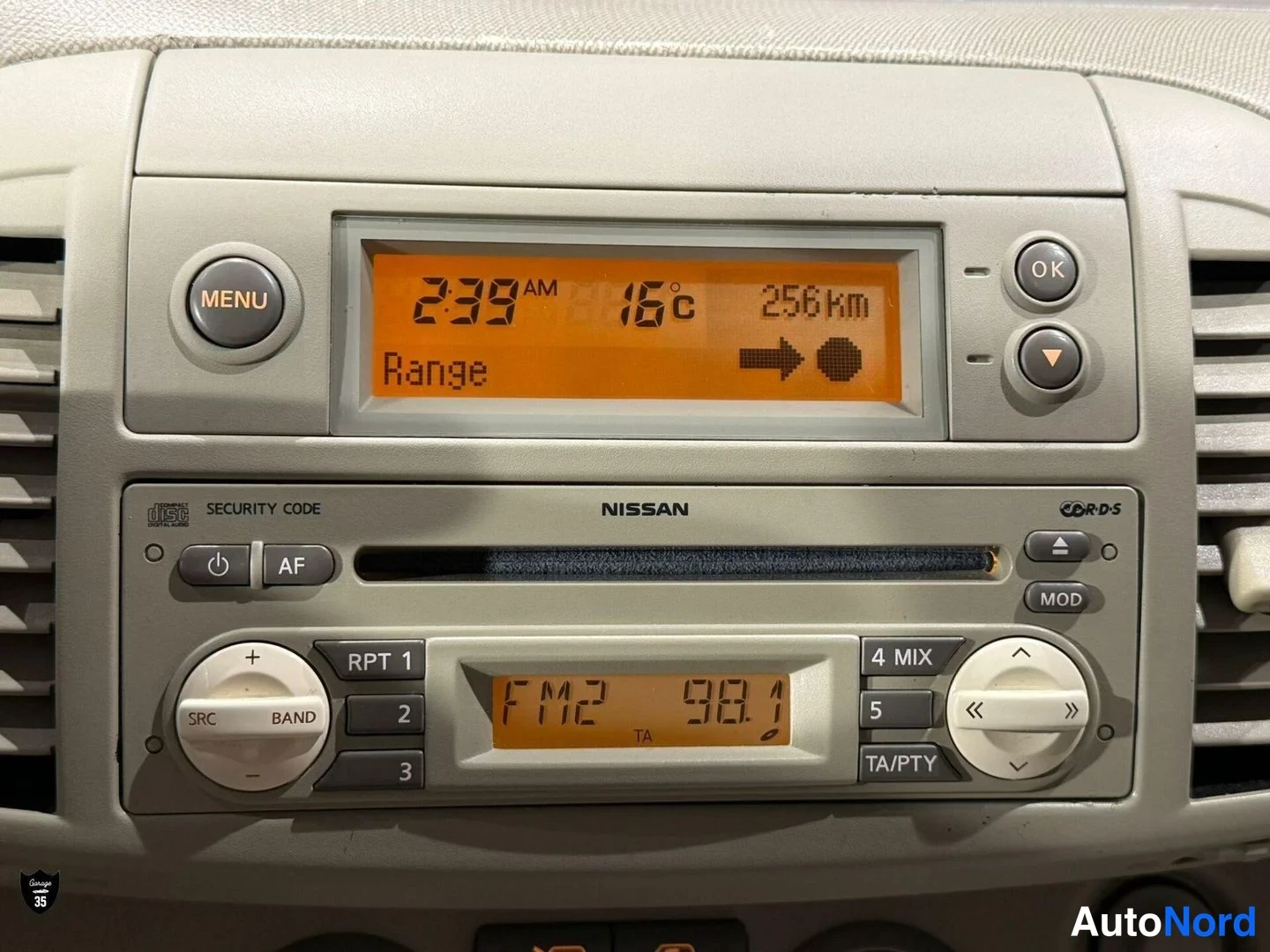 Beige Nissan Micra 2003, yksityiskohta, kuva 21