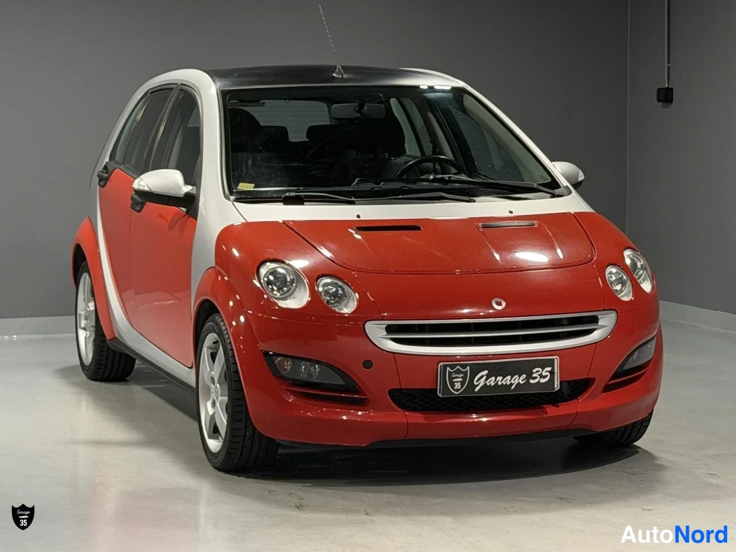 Punainen Smart FORFOUR 1.3 2005, etuviisto, keula oikealle, kuva 3