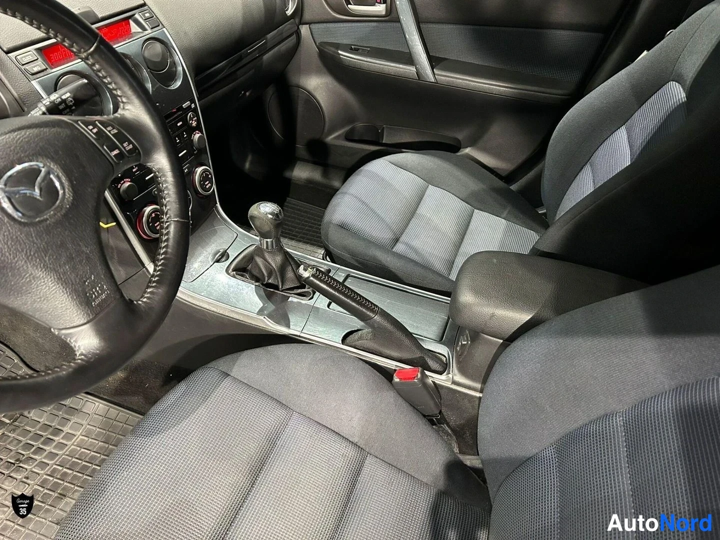 Harmaa Mazda 6 2007, ohjaamo, kuva 13