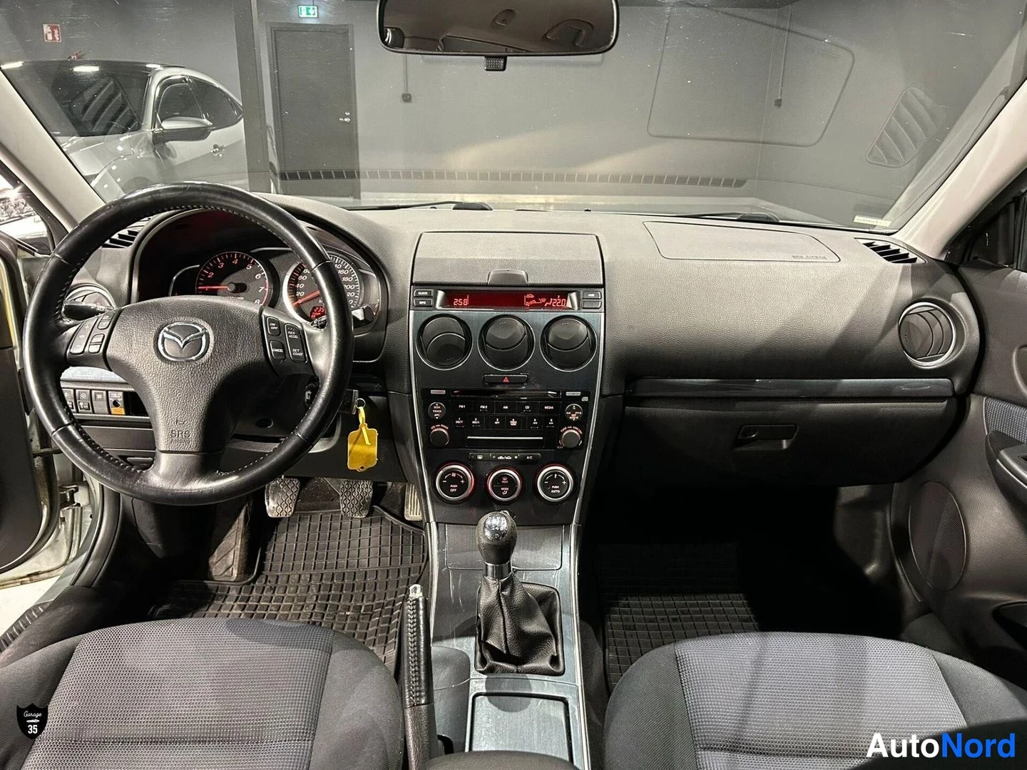 Harmaa Mazda 6 2007, ohjaamo, kuva 10