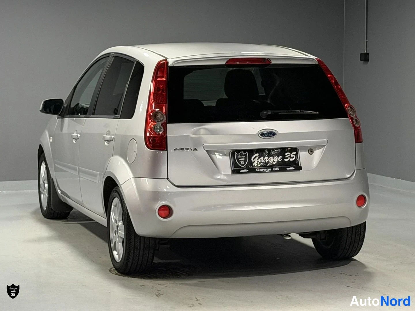 Hopea Ford Fiesta 2007, takaviisto, kuva 6