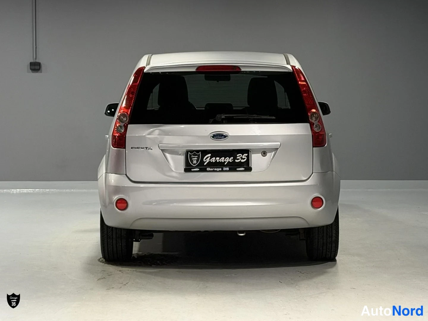 Hopea Ford Fiesta 2007, takaa, kuva 8