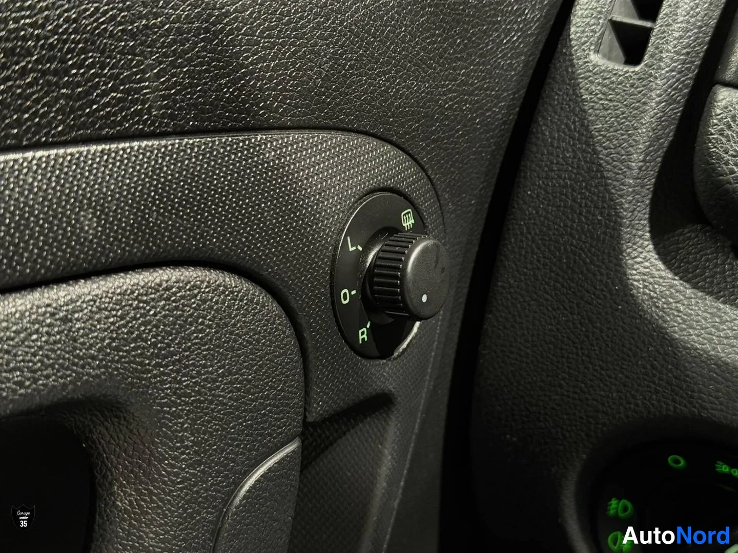 Musta Skoda Roomster 2011, yksityiskohta, kuva 22
