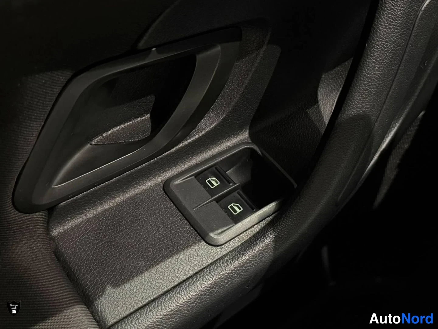 Musta Skoda Roomster 2011, yksityiskohta, kuva 23