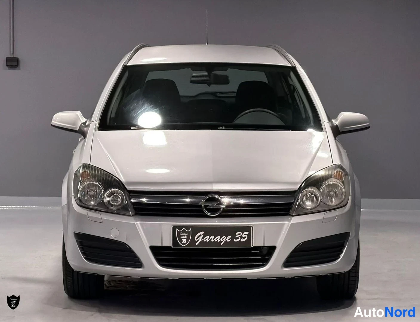 Hopea Opel Astra 2006, edestä, kuva 3