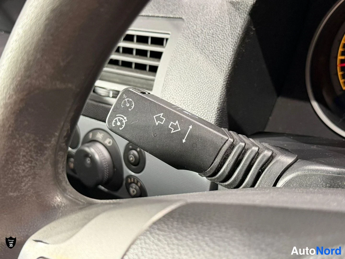 Hopea Opel Astra 2006, yksityiskohta, kuva 22