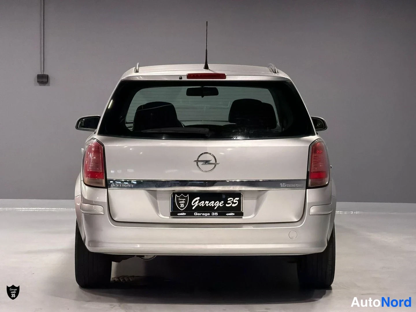 Hopea Opel Astra 2006, takaa, kuva 7