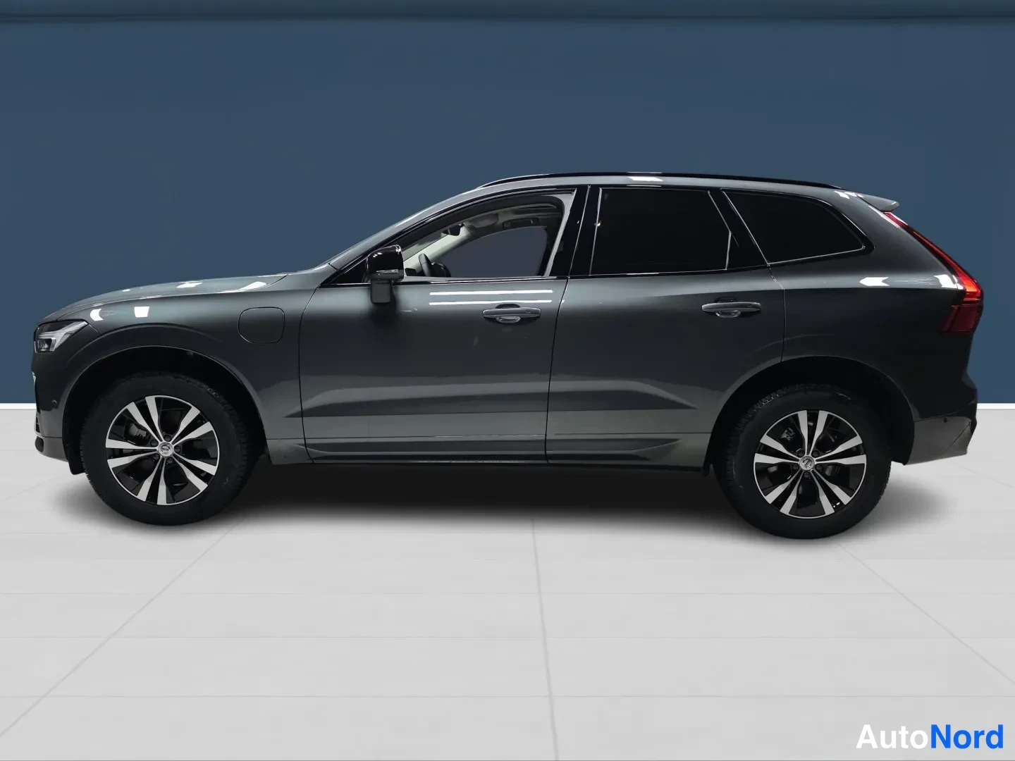 Vihreä Volvo XC60 2027, sivulta, kuva 4
