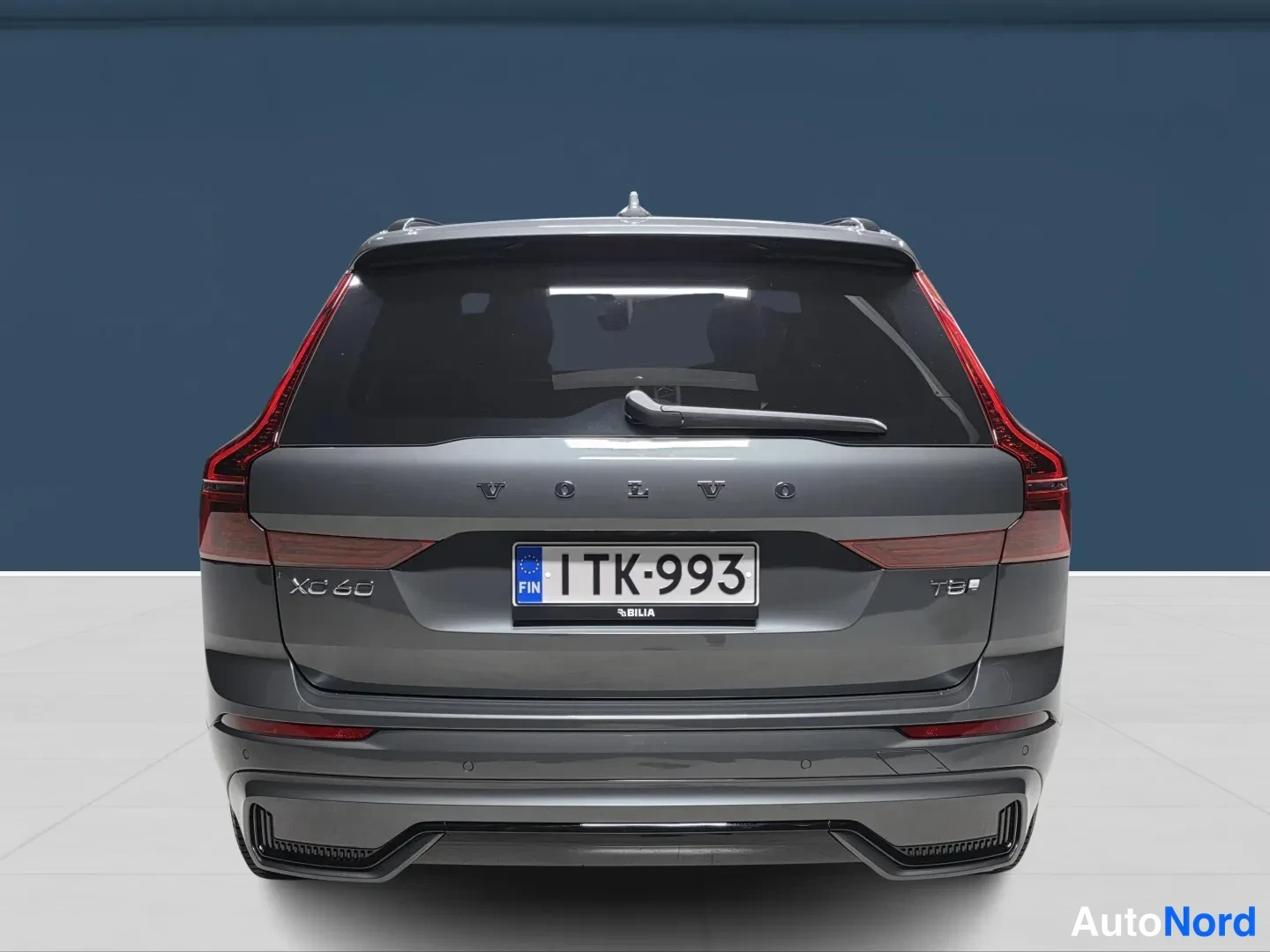Vihreä Volvo XC60 2027, takaa, kuva 7