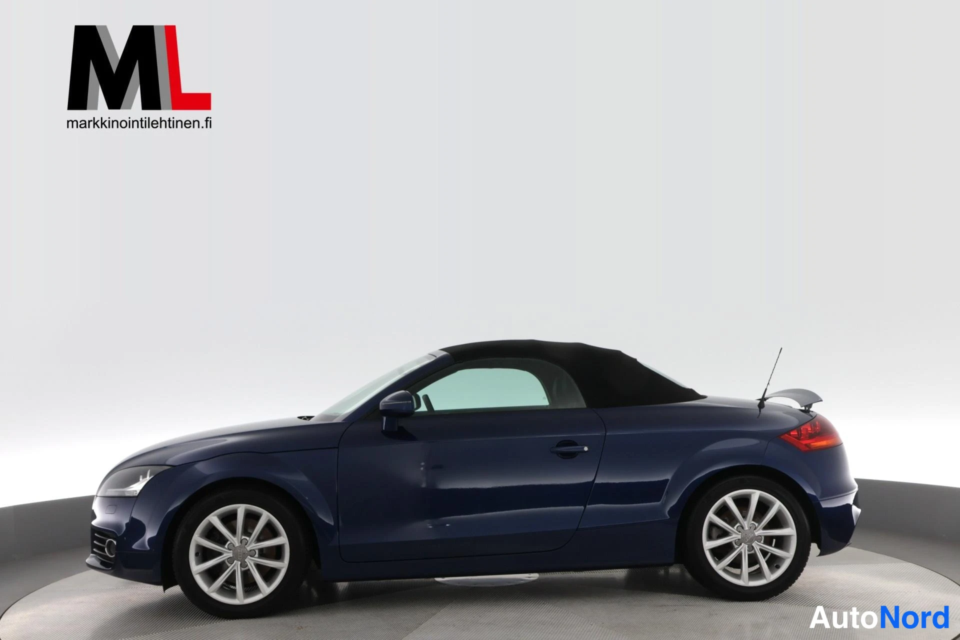 Sininen Audi TT 2011, etuviisto, keula vasemmalle, kuva 4