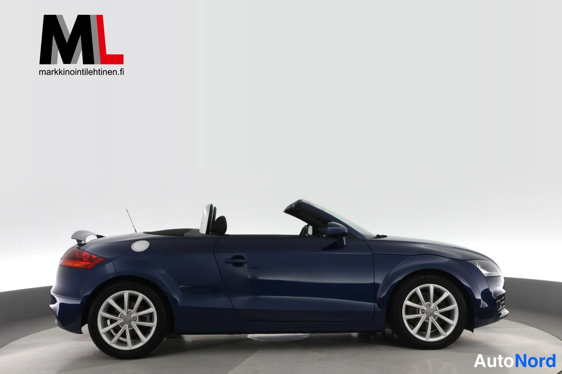 Sininen Audi TT 2011, etuviisto, keula oikealle, kuva 6