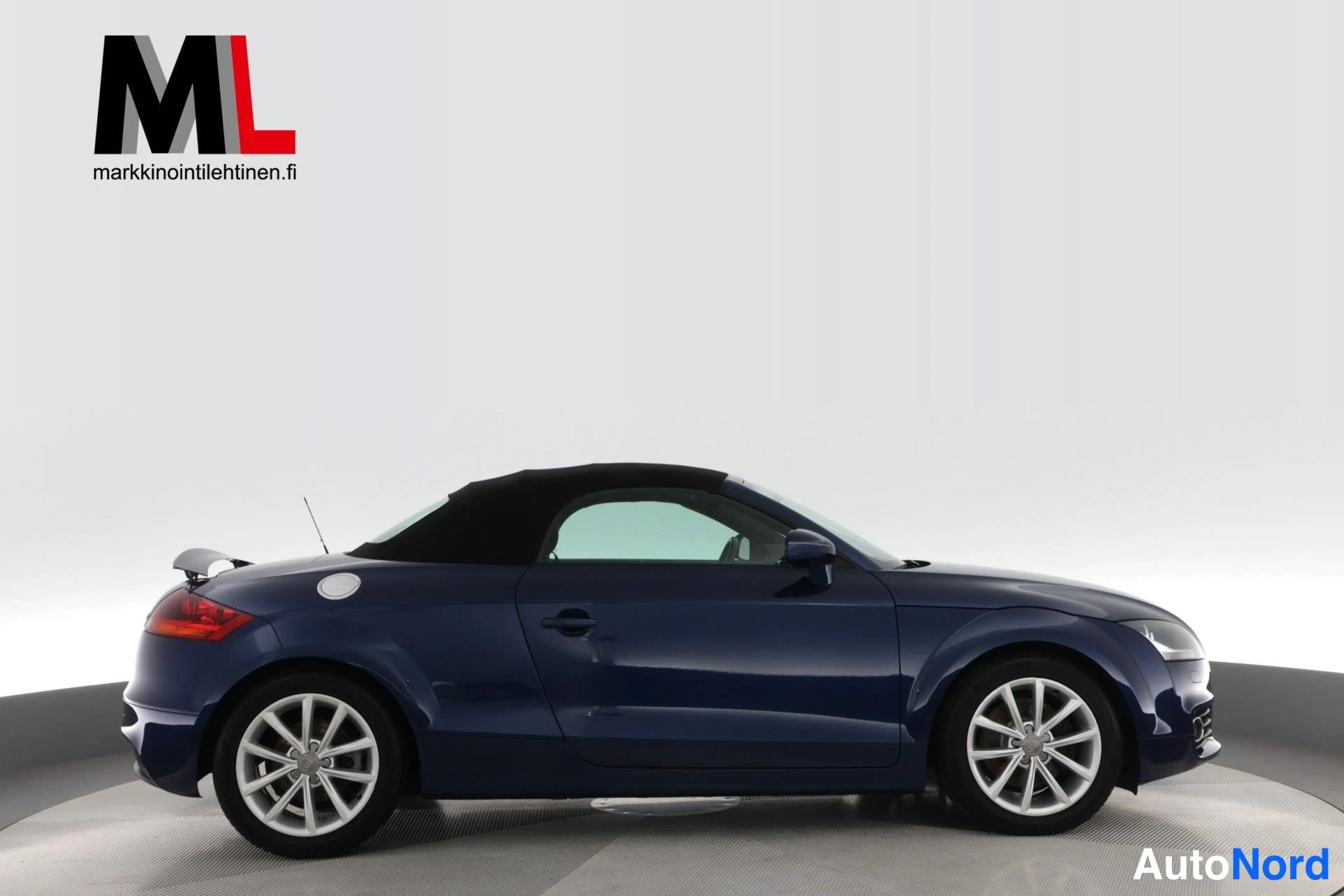 Sininen Audi TT 2011, sivulta, kuva 9