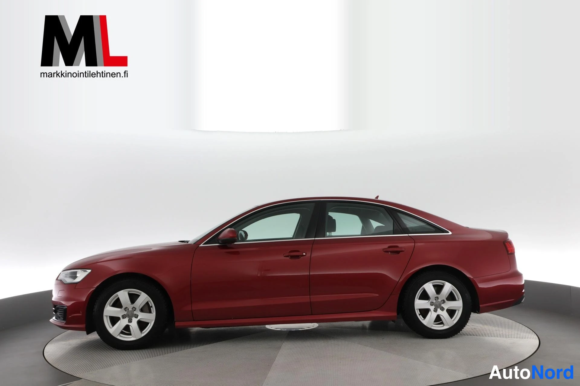 Punainen Audi A6 2015, sivulta, kuva 5