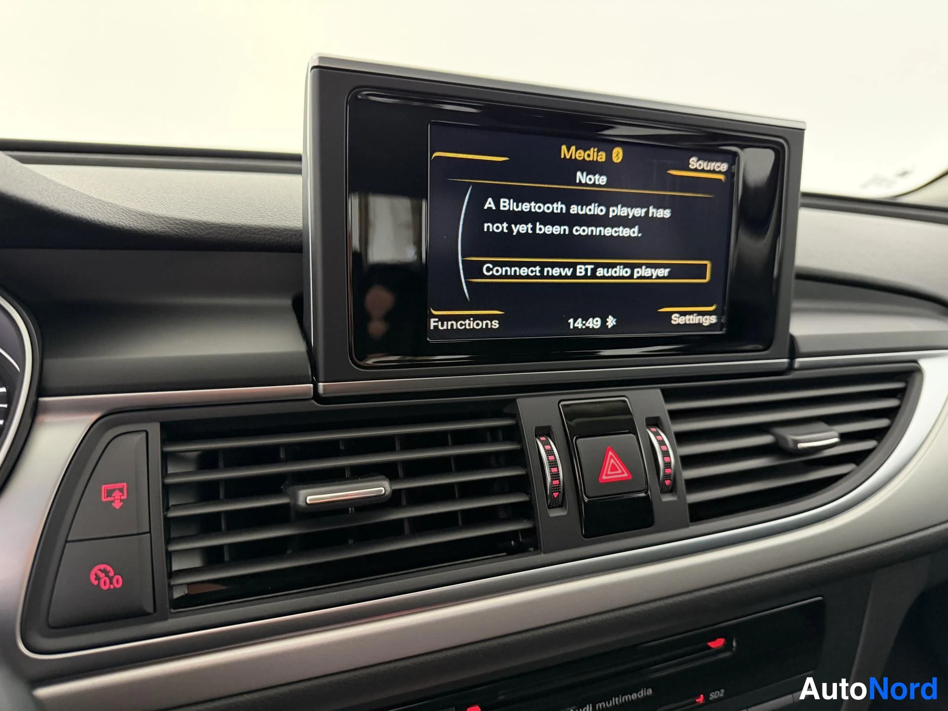 Punainen Audi A6 2015, yksityiskohta, kuva 23
