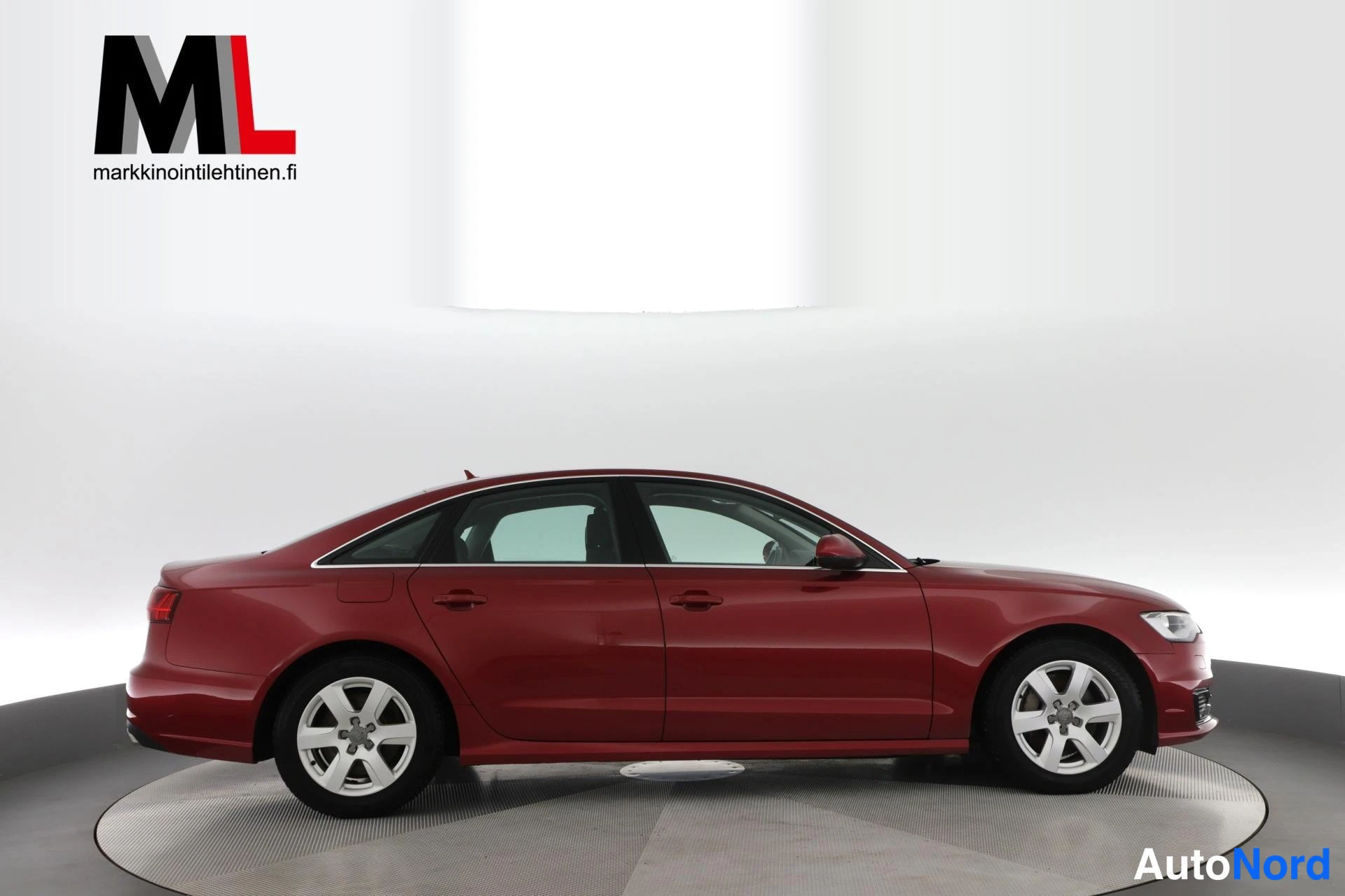 Punainen Audi A6 2015, etuviisto, keula oikealle, kuva 3