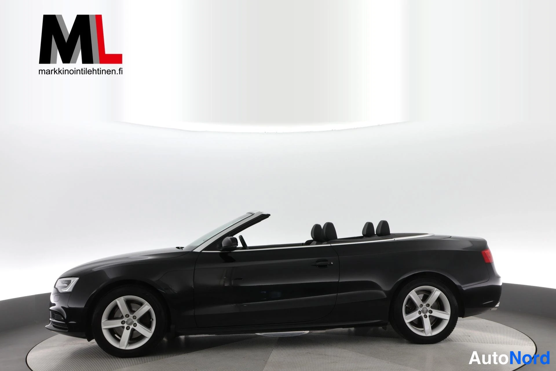 Musta Audi A5 2013, sivulta, kuva 5