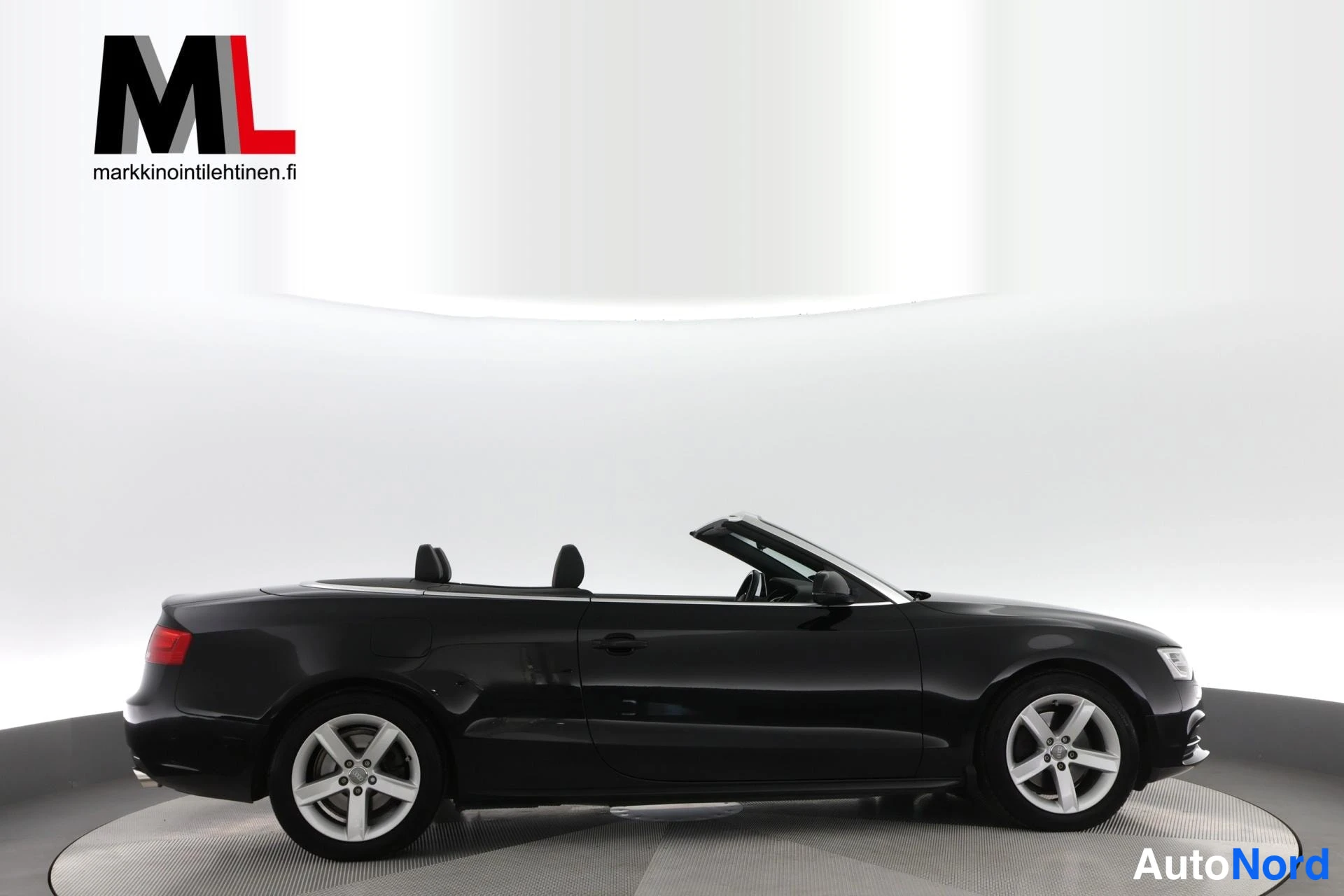 Musta Audi A5 2013, etuviisto, keula oikealle, kuva 2