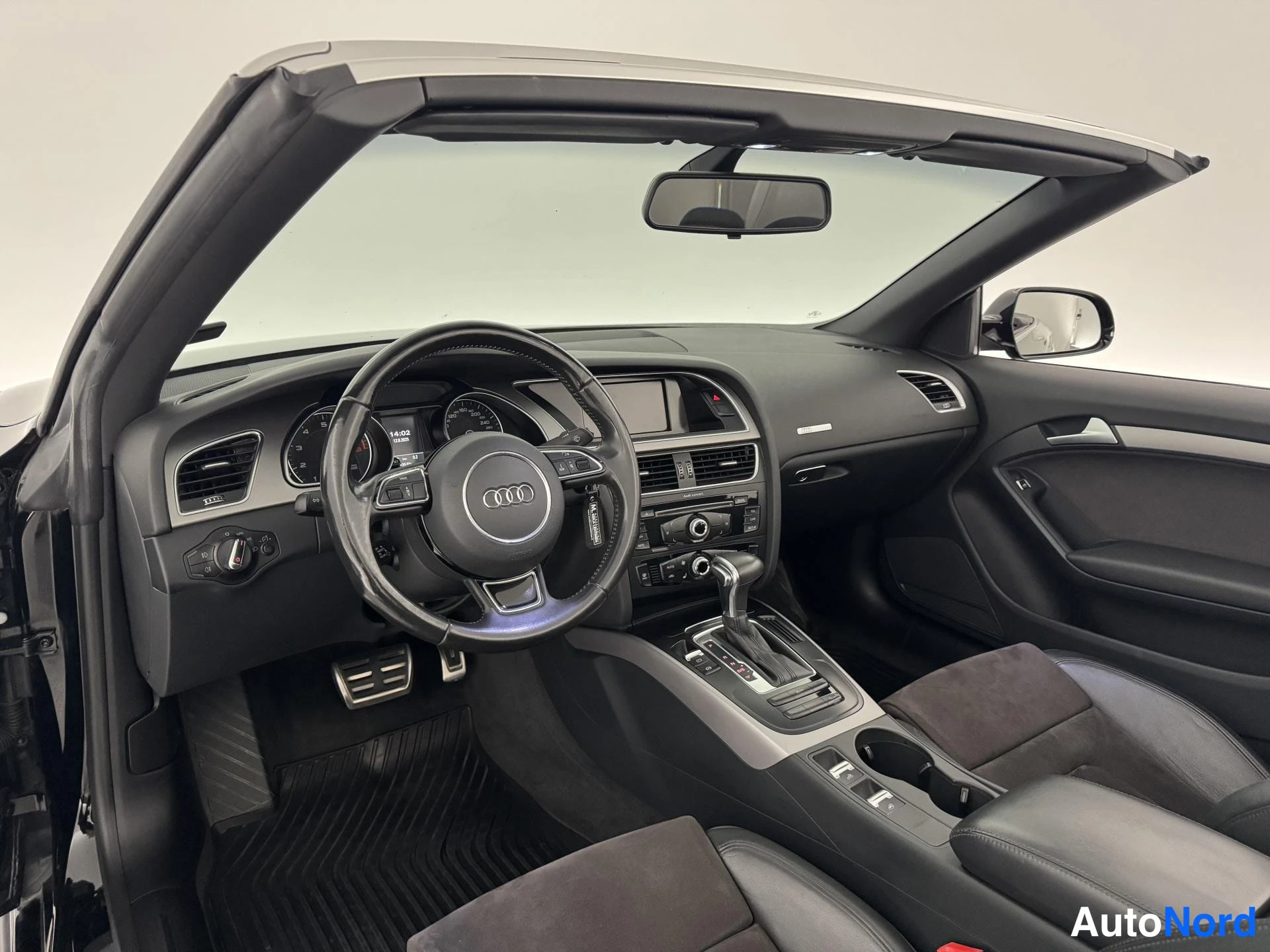 Musta Audi A5 2013, ohjaamo, kuva 10