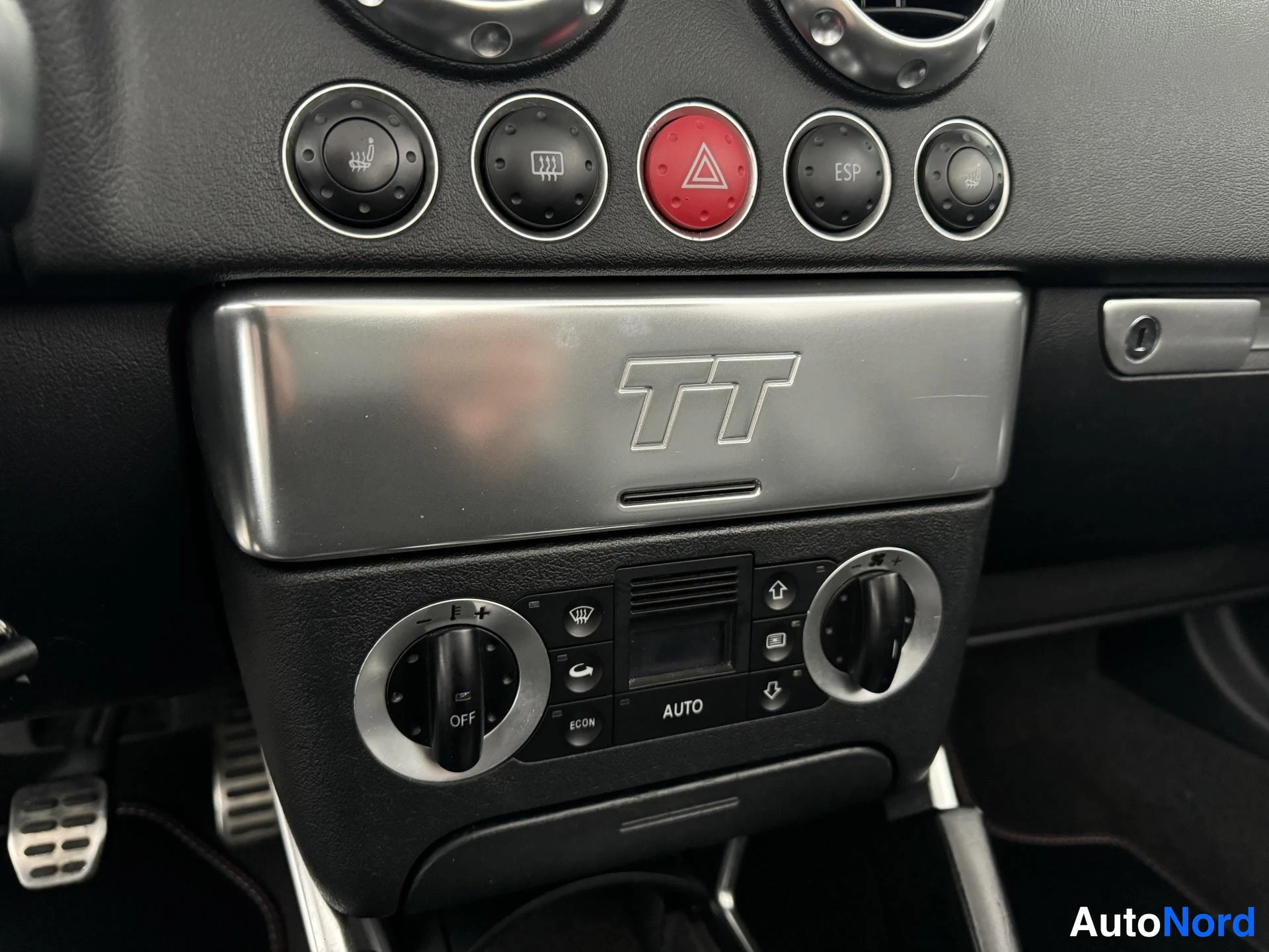 Harmaa Audi TT 2000, yksityiskohta, kuva 29