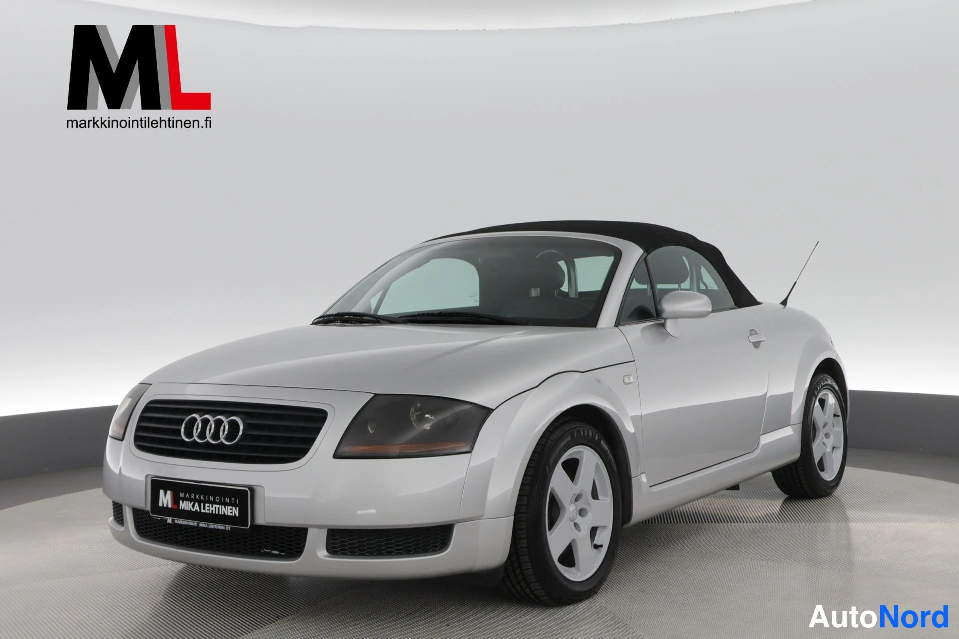 Harmaa Audi TT 2000, etuviisto, keula vasemmalle, kuva 2